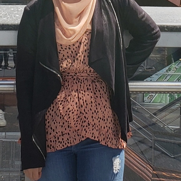 River Island Frill Animal Print Top - Picture 3 of 3